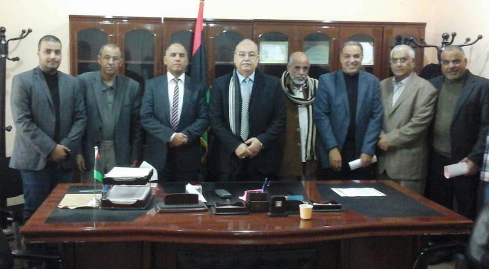 بلدية طبرق توقع عقد شراكة مع شركة أير دروم الأمريكية