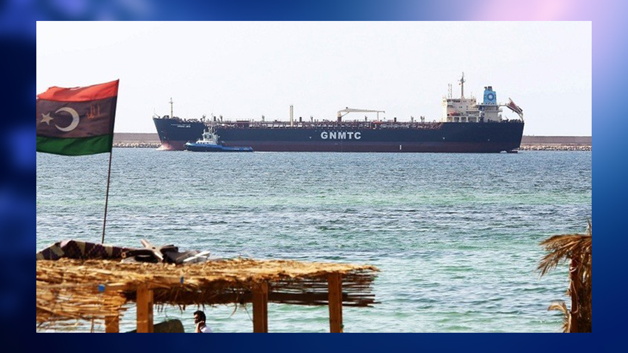 مصادرنفطية: دخول أول ناقلة نفط إلى ميناء الحريقة