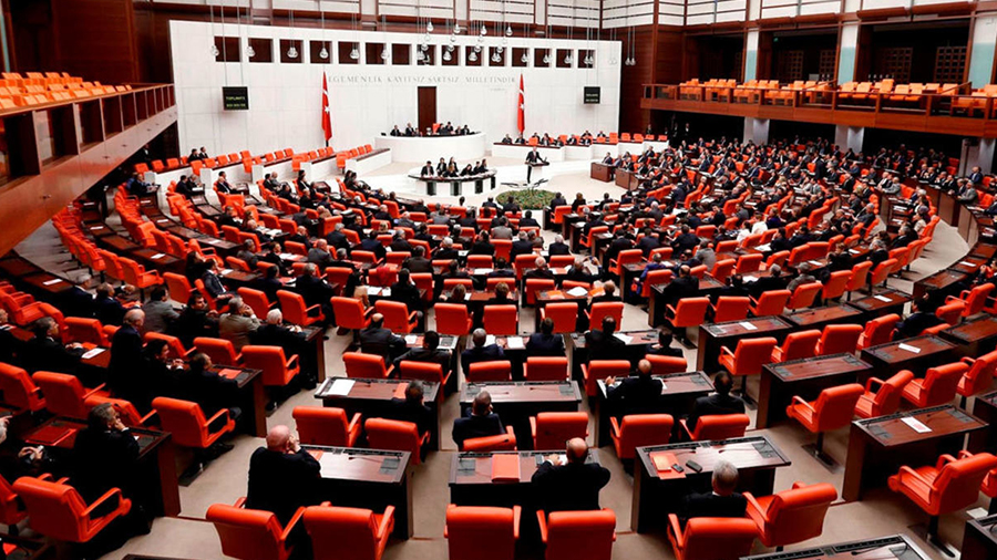 برلمان تركيا ينظر في تمديد مهام قواتها بليبيا