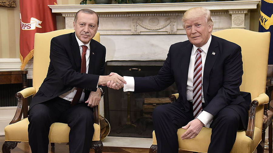 بعد إقرار برلمان تركيا مذكرة إرسال القوات.. أردوغان وترامب يبحثان وضع ليبيا