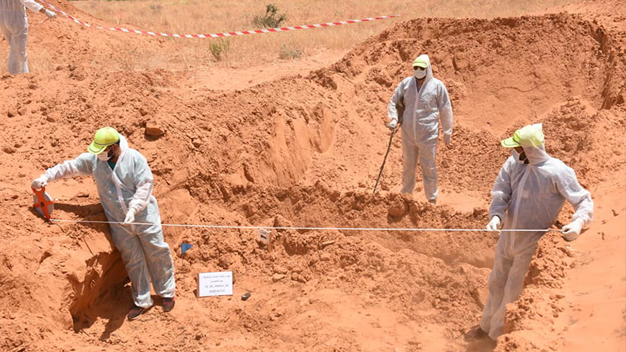 بعثة ليبيا بالاتحاد الأوروبي: المقابر الجماعية تكشف جرائم العدوان