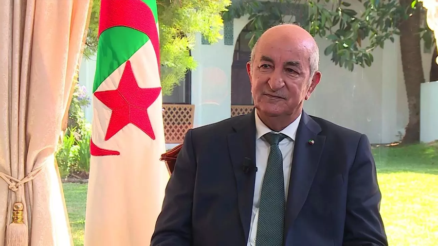 الجزائر تبدي استعدادها لاحتضان لقاءات المصالحة الليبية