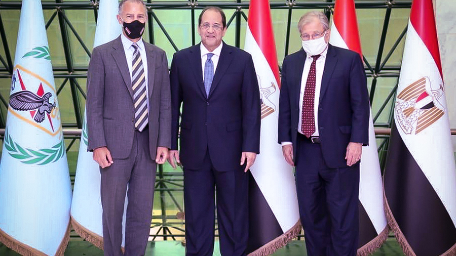 السفير الأمريكي مع المخابرات المصرية
