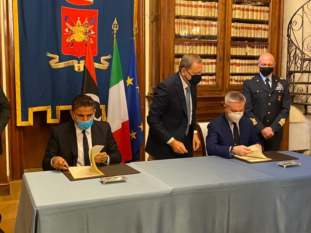 وزارتا الدفاع الليبية والإيطالية توقعان اتفاق تعاون عسكري