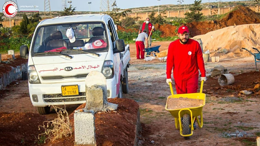 الهلال الأحمر درنة: دفن 8 جثث مجهولة بمقبرة الفتائح
