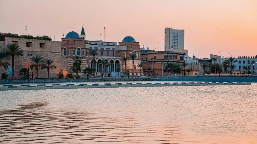 ضخ 3 مليارات دولار، وإجراءات “عاجلة” لتنظيم سوق النقد