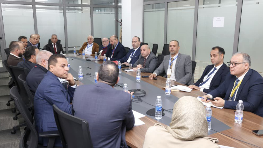 مؤسسة النفط تبحث التعاون مع القطاع الخاص في التكرير والصناعات