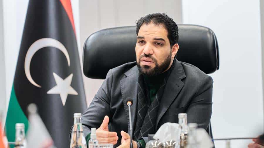 إيقاف مسؤولين بقطاعات حكومية على خلفية مخالفات مالية وإدارية