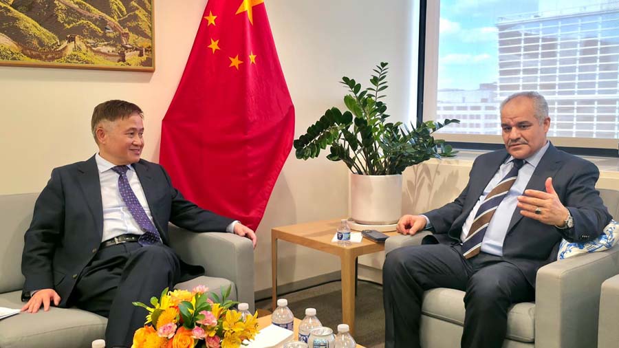 عيسى ونظيره الصيني يتفقان على إطلاق التعاملات المصرفية المباشرة