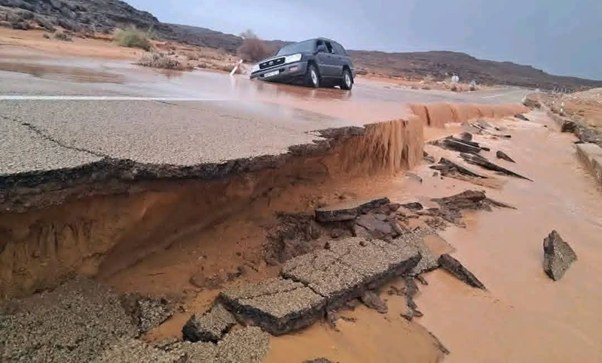 سيول في قلب الصحراء.. لماذا تزداد الفيضانات في جنوب ليبيا عاما بعد عام؟